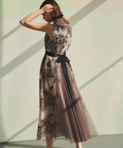 チュールスパンコール刺繍ドレス